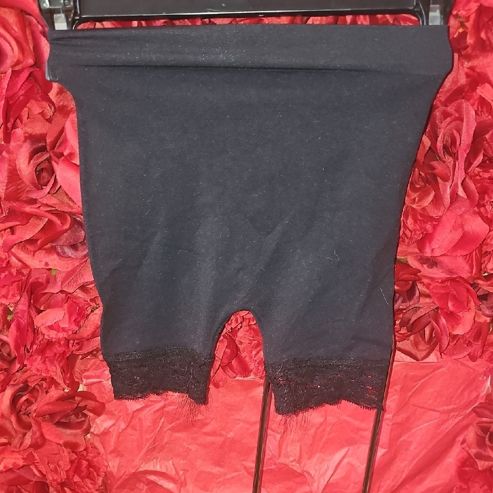 Girls Black Lace Trim Shorts Size S/M